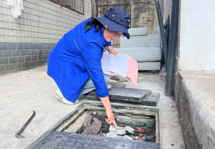 從 “接力賬本” 到 99% 回收率：一個(gè)抄表員的 “較真服務(wù)學(xué)”